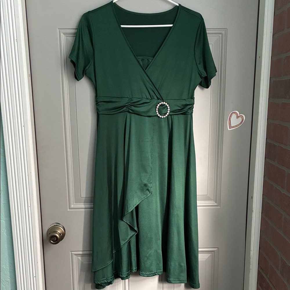 Elegant Green Dress with Buckle Detail